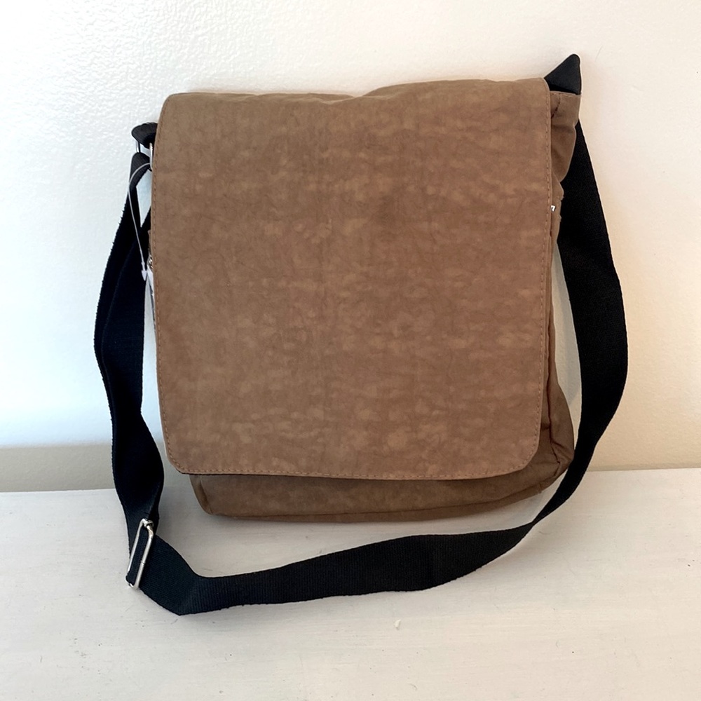 NWT Messenger Bag khaki with black strap Water resistant nylon Ripstop Unisex